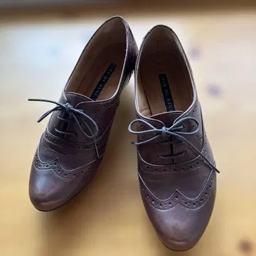 NINE 브라운 가죽 윙 칩 신발 23.5cm