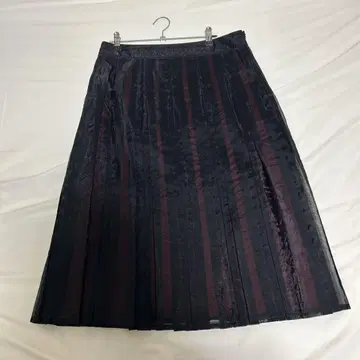 MARGARET HOWELL 플리츠 스커트 III 블랙 레드