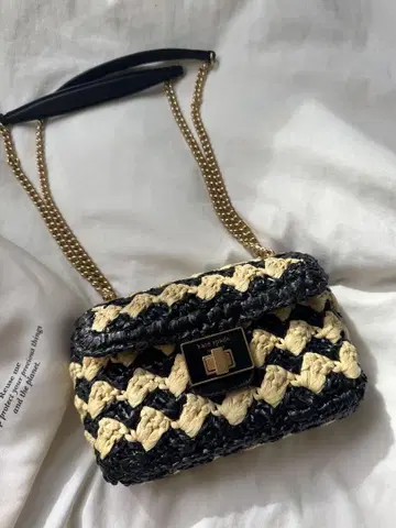 kate spade 에블린 스트라이프 크로셰 라피아 스몰 숄더