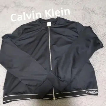 Calvin Klein 블랙 자켓
