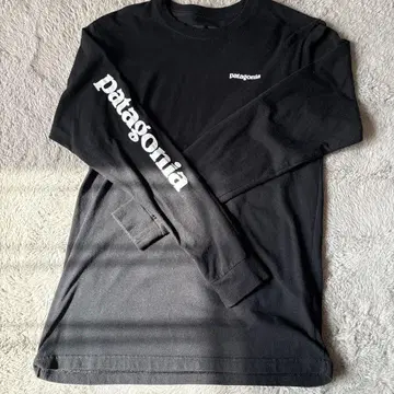 patagonia 블랙 롱T S 사이즈