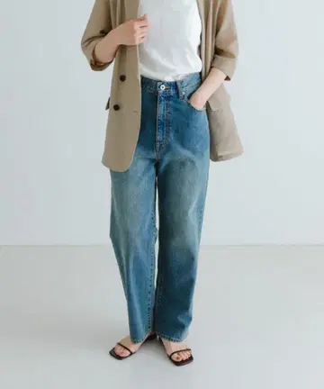 new basic 스트레이트 핏 데님 팬츠 블루