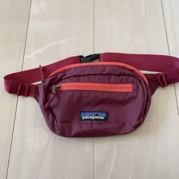 patagonia 버건디 웨스트 파우치