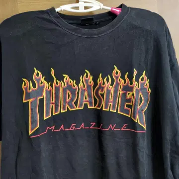THRASHER 프레임 로고 T셔츠 4L 블랙