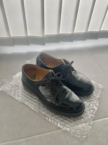[ 당일 발송 ] BEAMS x Dr.Martens 별주 모델