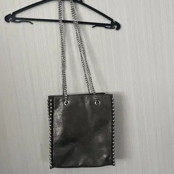ZARA 스터드 장식 그레이 숄더백