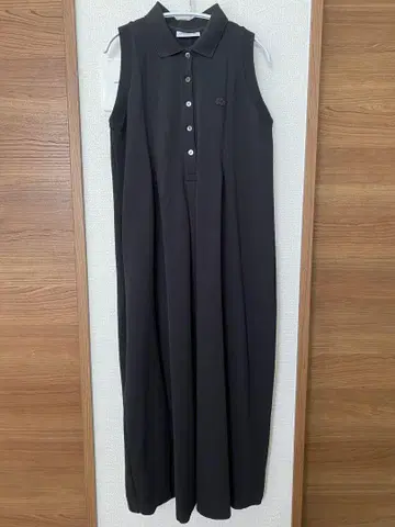 라코스테 슬리브리스 폴로 드레스 블랙
