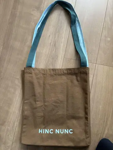 HINC NUNC 토트백