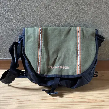 DAKINE 숄더백 올리브 그린
