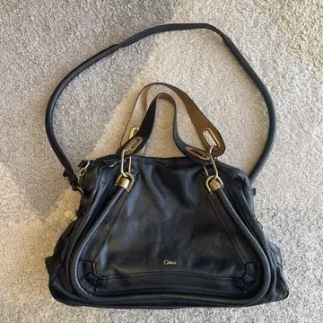 끌로에 블랙 가죽 숄더백