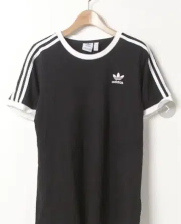 adidas 블랙 T셔츠 스트라이프