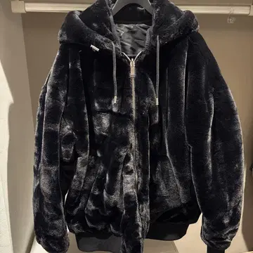 ZARA 플리스 자켓 L~XL 사이즈 블랙 후드 부착