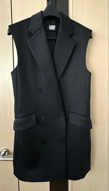 Karl Lagerfeld 칼 라거펠트 베스트 턱시도 베스트