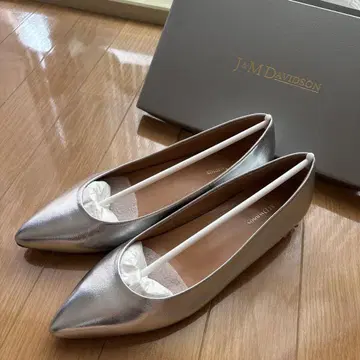 J&M DAVIDSON 스틸레토 스터드 힐 펌프스 23.0