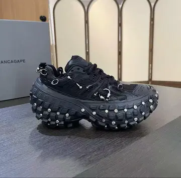 BALENCIAG Bouncer 바운서 스크류 노브랜드 통굽