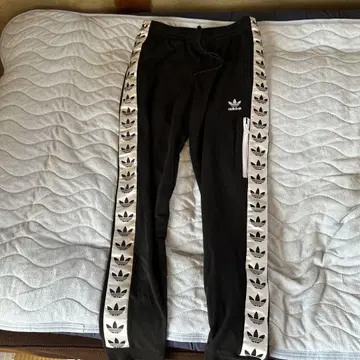 adidas originals 블랙 조거 팬츠 여성 사이즈 L
