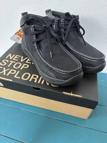 [ 미사용 새상품 ] THE NORTH FACE 하이컷 신발 블랙