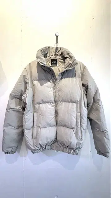 [ 가격 인하 ] ZARA 자라 다운 자켓 베이지 S