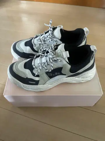 23.65 RARE V2 멀티 통굽 스니커즈