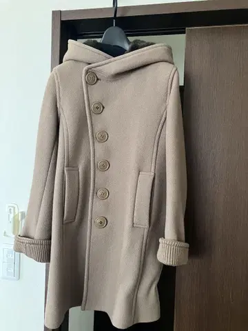 SUNAOKUWAHARA 후드 부착 베이지 롱 코트