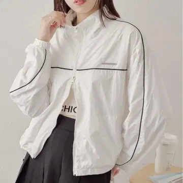 인기 폭발 즉시 완판 택 포함 CHICO 파이핑 나일론 블루종