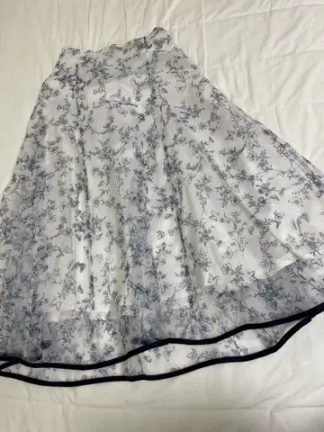tocco closet 트와일라잇 제이 M 사이즈 스커트