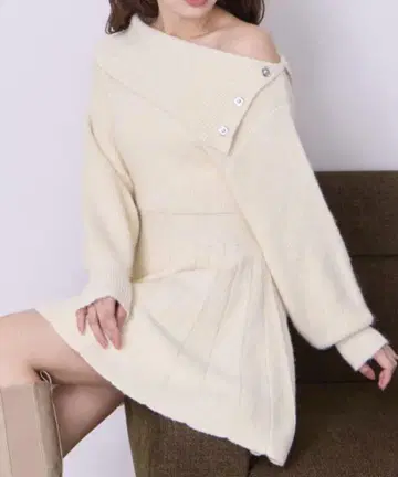 one after anotherNICE CLAUP 오프숄더 니트 원피스