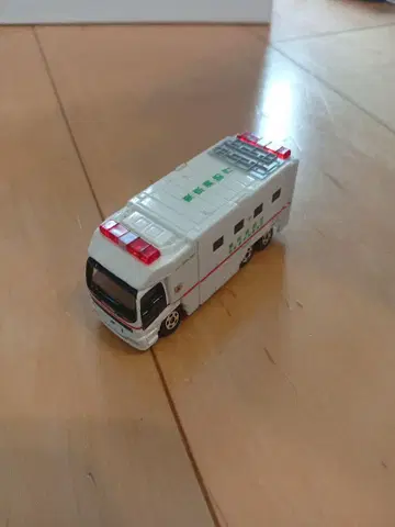 토미카 구급차 미니카