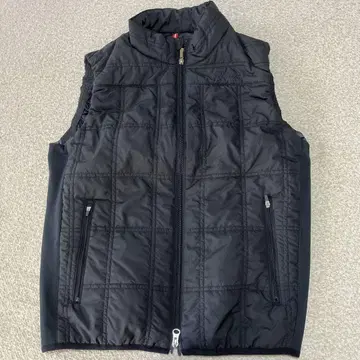 타이틀리스트 골프웨어 블랙 퀼팅 다운 베스트