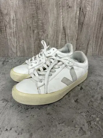 VEJA  CAMPO 칸포레 디스 스니커즈