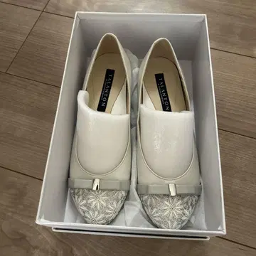 새상품급 TALANTON 플랫슈즈 화이트 그레이 24cm