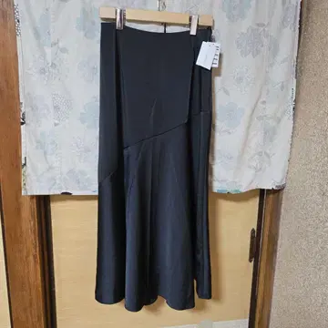 택 포함 새상품 UNTITLED 블랙 플레어 스커트 7호 사이즈