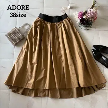 미사용 새상품 ADORE 카멜 롱 스커트 38