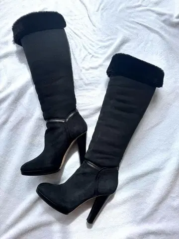 새상품급 JIMMY CHOO 벨로아 퍼 블랙 롱 부츠