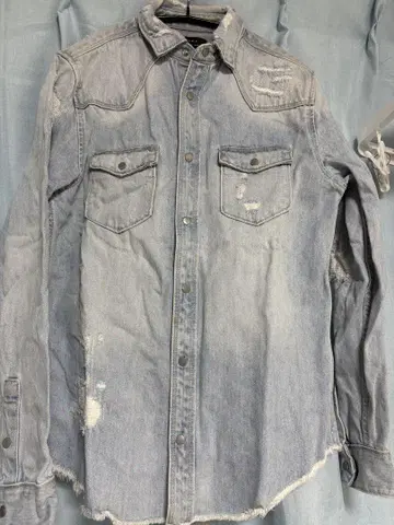 ZARA 라이트 블루 데미지 가공 데님 자켓