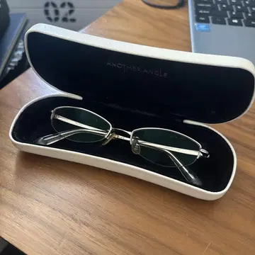 ANOTHER ANGLE 메탈 프레임 안경