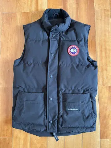 Canada Goose 블랙 다운 베스트