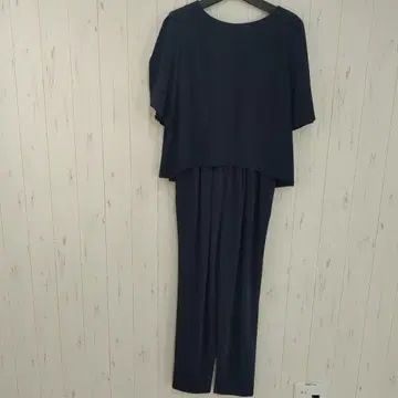 BEAMS 네이비 올인원 플레어 슬리브