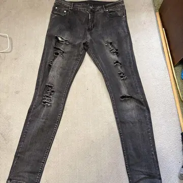 데미지 가공 다크 그레이 스키니 데님