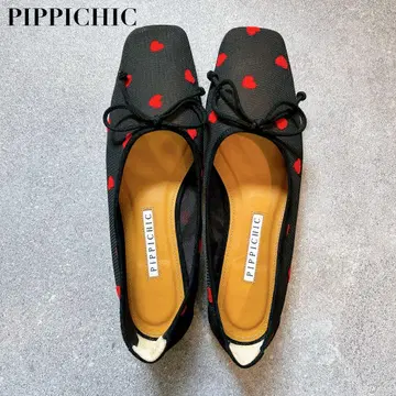 이번 시즌 모델 PIPPICHIC 하트 무늬 플랫슈즈 37