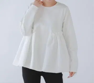 Fit more 핏모어 벌룬 절개 페플럼 상의