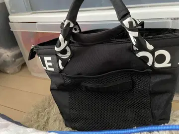 블랙 토트백 메쉬 포켓 부착