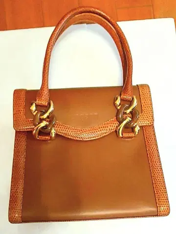 ungaro 브라운 가죽 핸드백