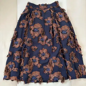 JINES 츠키리 자카드 플레어 스커트 네이비