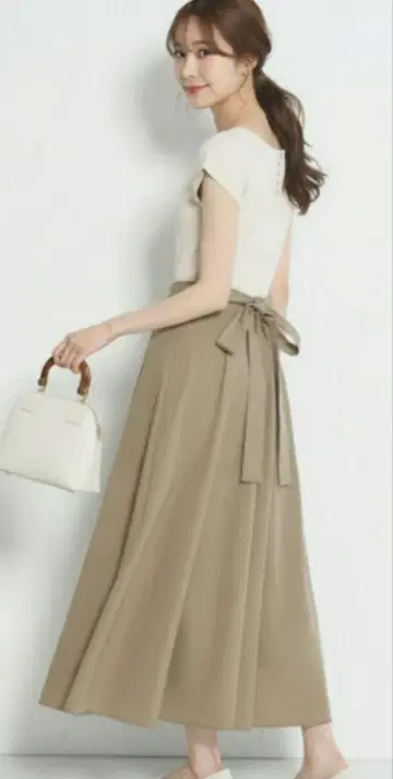 리랜드트루 Rirandture 이소재 원피스 플레어