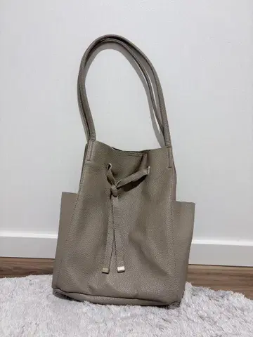 베이지 가죽풍 토트백
