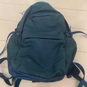 밀레 다크 블루 나일론 백팩