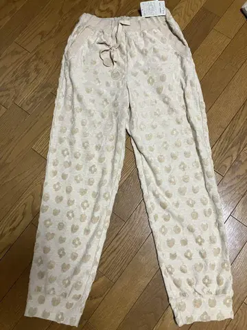 츠모리 치사토 룸웨어