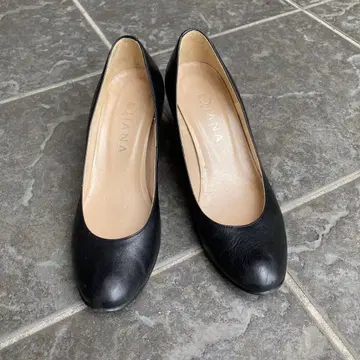 DIANA 블랙 가죽 펌프스