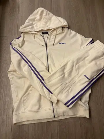 NERDY 화이트 저지 셋업 후드티